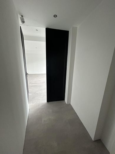 118 m² a 1.003 € di canone netto – solo 16–18 min da Düsseldorf – 4° piano senza ascensore – Entree