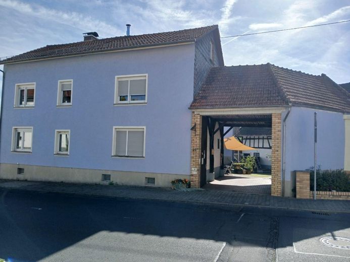 Wunderschöne Hofreite – Außenansicht