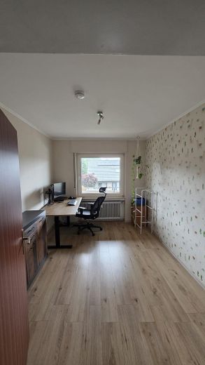 4-Zimmer-Wohnung mit Garage u. Keller, Unabhängig mit Wärmepumpe u. PV Strom – Foto 5