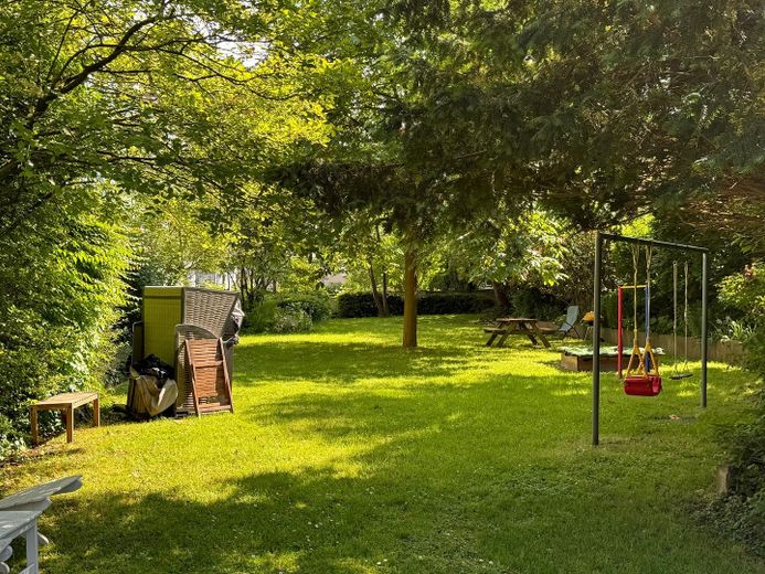 Blücher: heller, solider, Altbau und DG-Neubau - Perfekt für Eigennutzung oder Kapitalanlage – Hof/Garten