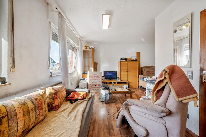 Wohn- und Schlafzimmer