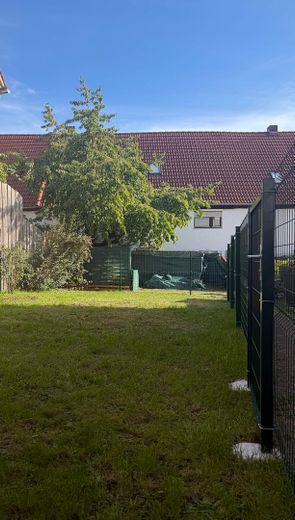 Dom jedno- lub dwurodzinny z pompą ciepła – bez prowizji – – Garten