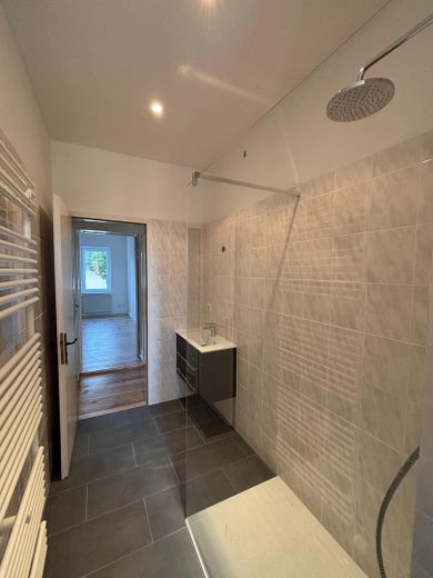 2-Zimmer-Altbauwohnung in Neubauqualität – Bad