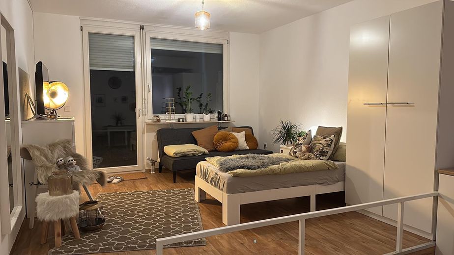 Wohnraum mit Terrassentüre