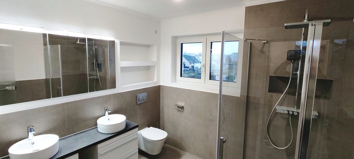 Don’t miss out this stunning opportunity - Exklusive Wohnlage - Neubau DHH in Hochheim – Exklusives Elternbad