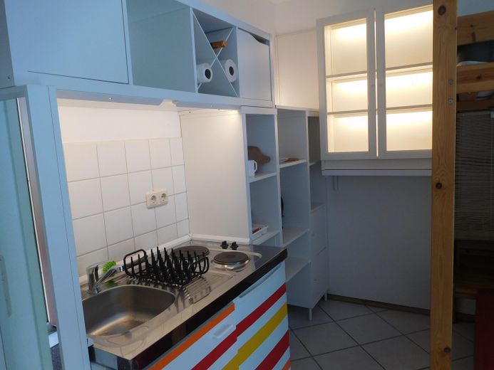 Möbliertes Apartment mit Terrasse und Tiefgaragenplatz – Küche