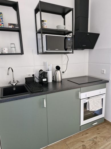 Möbilierte Business-Apartments in Köln - ideal für Unternehmen & Projektmitarbeitere – Küchenbereich, beispielhaft