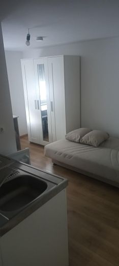 Kernsanierte Souterrain Wohnung möbliert – Foto 9