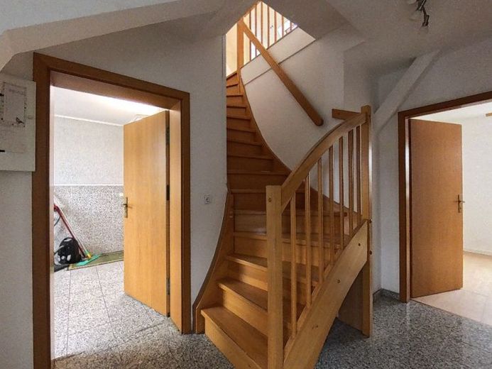 Appartamento duplex ristrutturato di recente nel centro storico di Halle/Saale – Foto 1