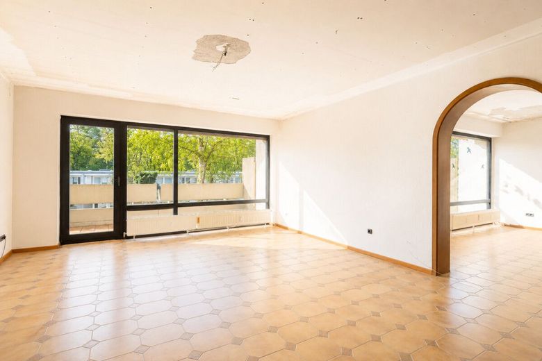 Ihr neues Zuhause in Harlaching: 4 Zimmer, 2 Balkone und großer Keller – Offene Verbindung