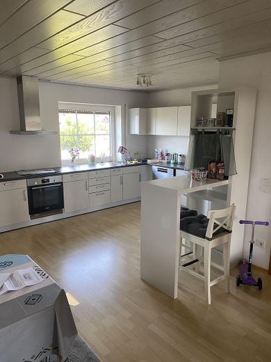 Küche mit Elektrogeräte