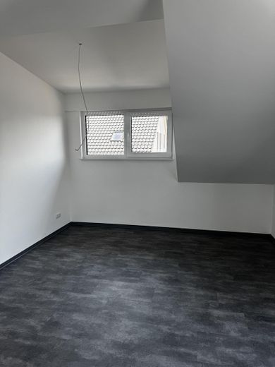 Wohnen mit Stil: Penthouse-Wohnen im Grünen – 4-Zimmer-Dachgeschosswohnung mit ca. 144 m² – Schlafzimmer 1