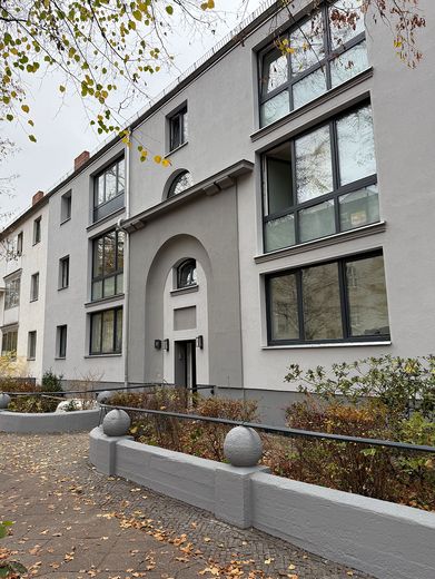 Charmante vermietete 2,5-Zimmer-Dachgeschosswohnung (Grunderwerbssteuer zahlt der Verkäufer!) – Foto 3