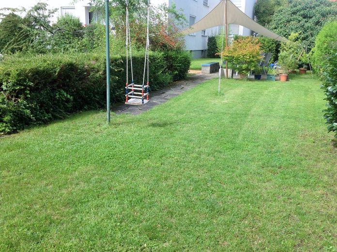 3 Zimmer Wohnung mit Gartenbenutzung – Garten