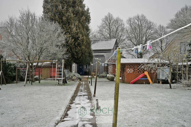 Garten- bzw. Baugrundstück