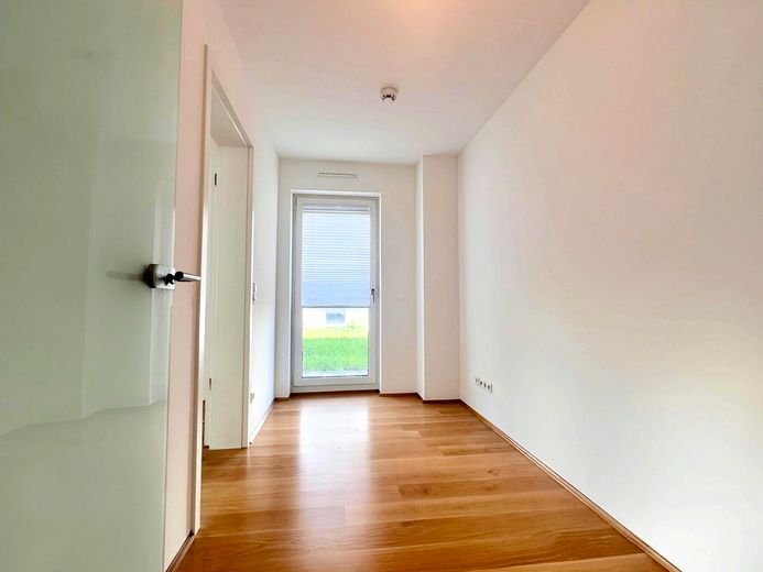 Provisionsfei: bezugsfreie, 3-Zimmer plus - KfW-55-Standard – Ankleide