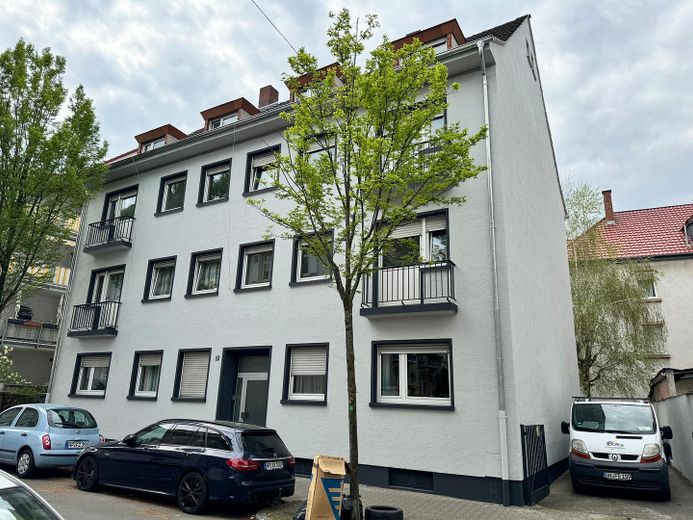 Moderne 2-Zimmer-Wohnung, vollständig renoviert und bezugsbereit – Außenansicht