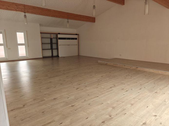 Helle Gewerbefläche in Gunzenhausen Top-Zustand, flexible Nutzung & eigene Parkplätze Provisionsfrei – Foto 2