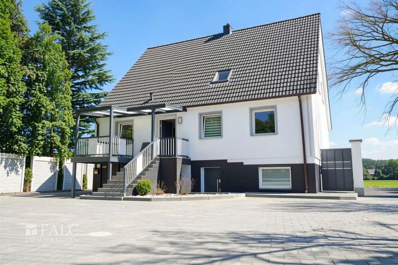 Maximale Privatsphäre auf 2.649 m² - Ihr Rückzugsort am Feldrand in Hamm-Westtünnen – Außenansicht - (KI generiert)