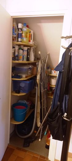 Sonnige Maisonettewohnung – Flur Abstellkammer