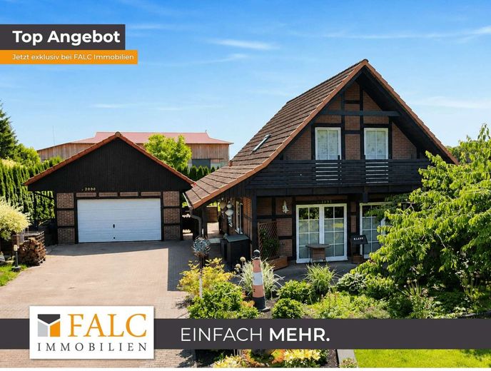 ***Großzügiges Einfamilienhaus mit Außenfachwerk und traumhaftem Garten*** – Titelbild