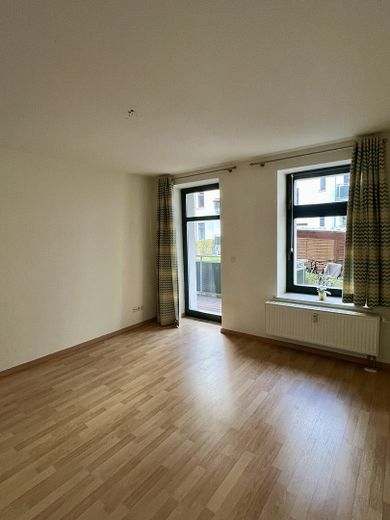شقة تمليك من 3 غرف شاغرة للسكن في مركز-غرب – Schlafzimmer