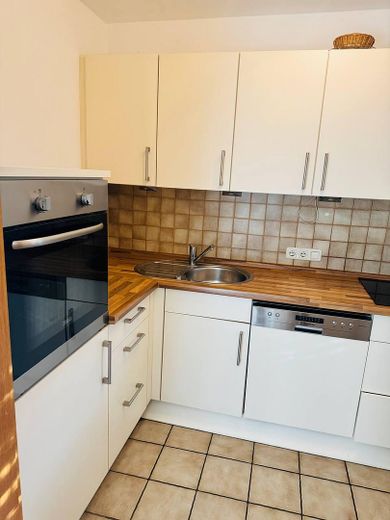 Bellissimo appartamento con terrazza e 3 locali in posizione centrale – ideale per coppie e famiglie – Küche