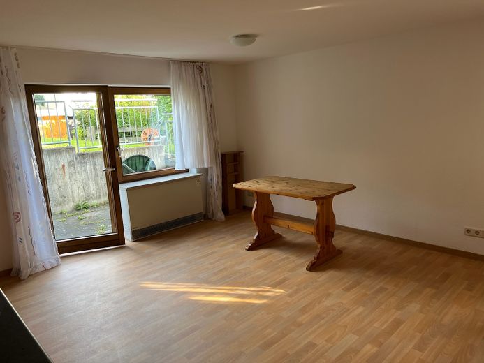 !Provisionsfrei! Heddesdorfer Berg! Souterrainwohnung! – Wohnraum Gartenansicht