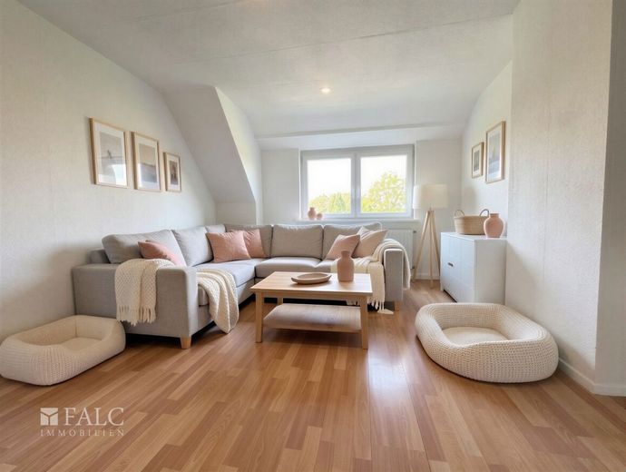 Perfekt für Familien: Haus mit Garten, Garage und Entwicklungspotenzial – Wohnzimmer OG