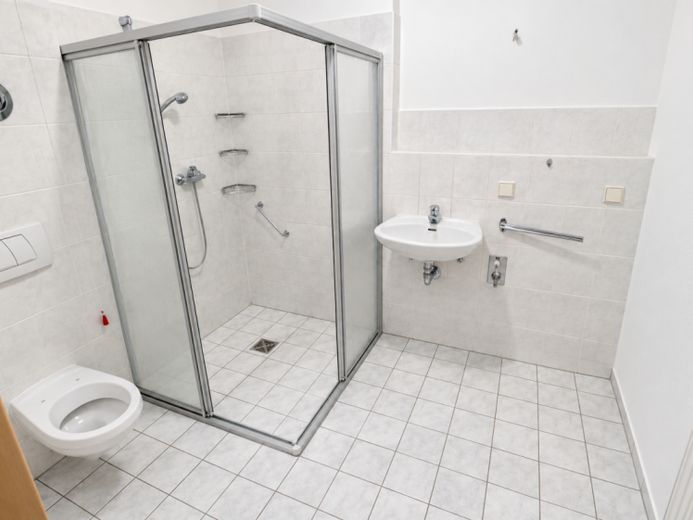 Appartamento centrale con 2 locali, balcone esposto a sud e ascensore! – Foto 1