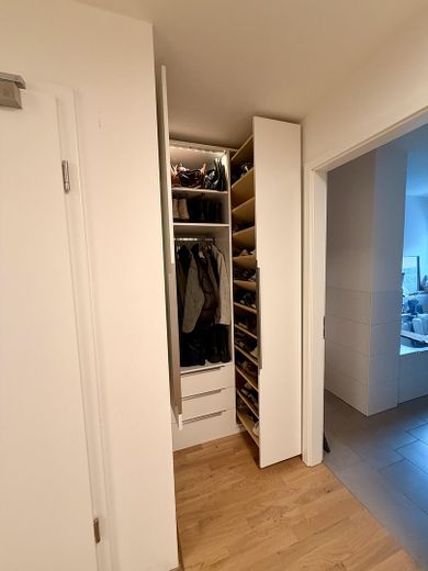 Exclusive 4-room apartment with designer kitchen and underground parking space – living at the highest level – Foto 19
