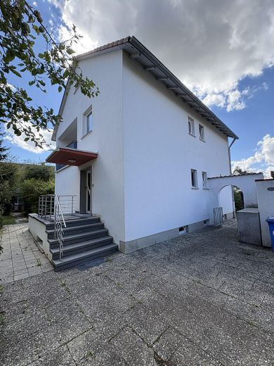 Casa unifamiliare inondata di luce in una posizione privilegiata e tranquilla – Perfetta per famiglie, in vendita – Foto 1