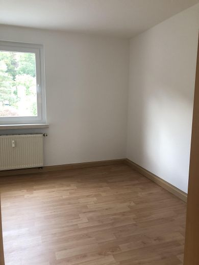 Verfügbarkeit ab 15.09.2026 – Charmante, teilmöblierte 2-Zimmer-Wohnung mit Westbalkon – Schlafzimmer