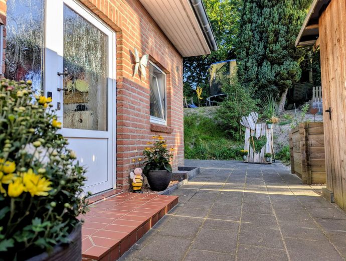 Wohnen fast wie im freistehenden Haus – Endreihenhaus mit großem, privatem Garten direkt am Wald – Foto 2