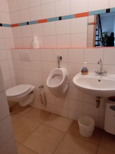 Haus Mehrfamilienhaus Mietwohnungen Wohnhaus Gewölbekeller – WC Studio