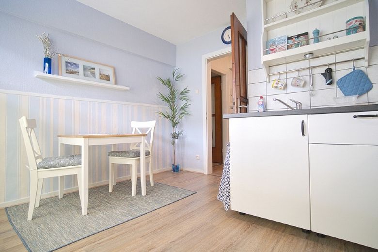 Ansprechende, komplett eingerichtete Wohnung mit kleinem Balkon im Südviertel, Internetzugang – 9474aa2d573fbe480423ee5415288340e199da7f.jpg