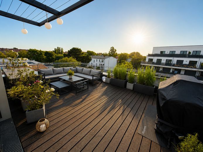 Penthouse-Wohnung mit Dachterasse, Klimaanlage, hochwertiger Einbauküche und Ankleide – Foto 1