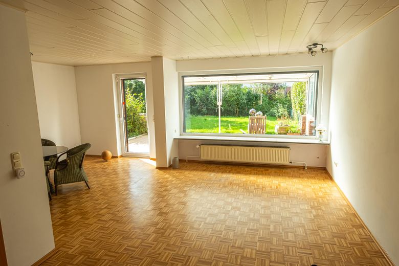 Bonita casa con jardín y terraza cubierta – sin comisión, de particular – Ess-/Wohnzimmer