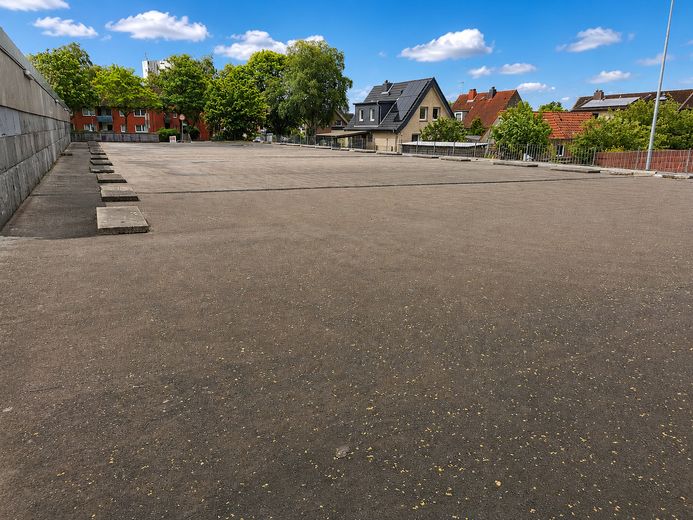 Flexible Gewerbefläche mit 1.050 m², 35 Stellplätzen – Ideal für Fitness, Gesundheit, Einzelhandel – Parkdeck mit 35 Stellplätze