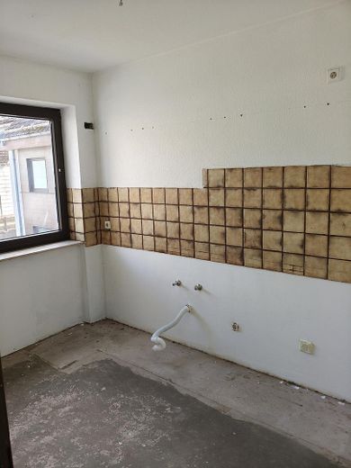Appartement en copropriété solide de 2 pièces avec loggia et vue imprenable dans un emplacement calme – Küche 2