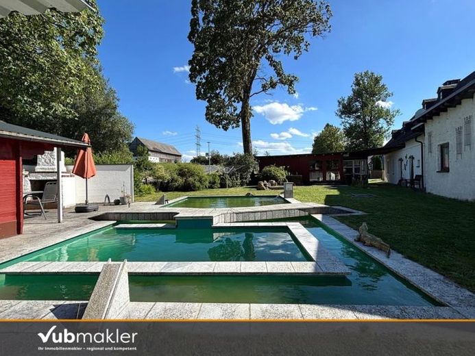 Casa dal fascino particolare, molto spazio e possibilità straordinarie a Hildbrandsgrün – Foto 1