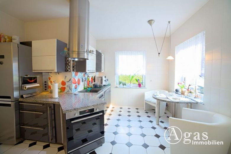 Exklusive Stadtvilla mit privater Wellness-Oase und Außenpool in Alt-Hohenschönhausen – Küche