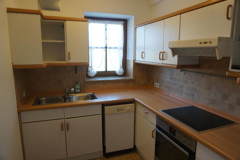 Großes Haus/Mehrgenerationenhaus in Huglfing von privat – Küche 1. OG (Wohnung 1)