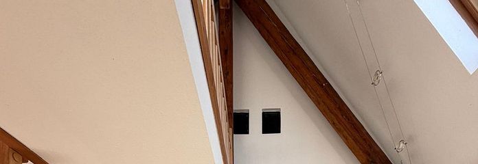 LEERSTEHENDE 2,5-Zimmer-MAISONETTE-Wohnung in stilvollem Altbau | DACHTERRASSE | Doppelgarage – Wohnzimmer