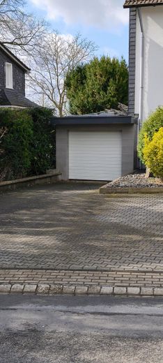 Charmante 3 Zimmer Wohnung – Garage plus Stellplatz