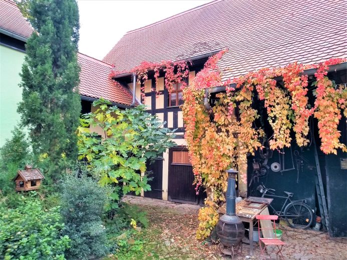 Innnenhof mit Scheune