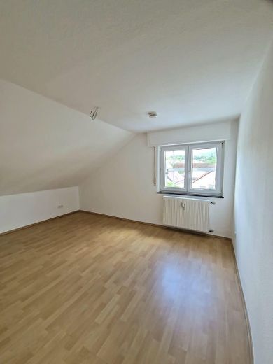 ¡ALQUILER AHORA!  2 HABITACIONES  ·  GAGGENAU-HÖRDEN – Schlafzimmer Ansicht 1