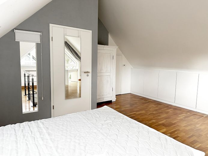 Schlafzimmer 04
