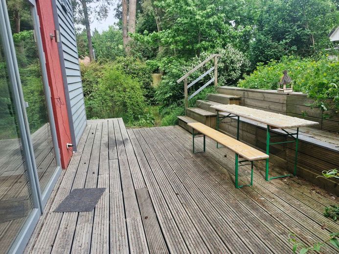 Zwischen Wasser und Wald - ein nachhaltiges Zuhause mit Seele – Süd Holzterrasse