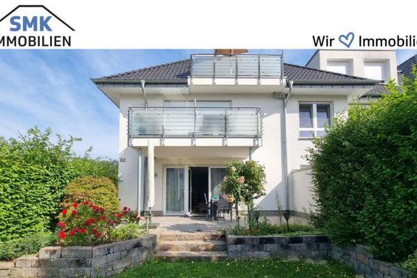 Un immobile, molte prospettive: ampio appartamento con giardino e garage a Verl!